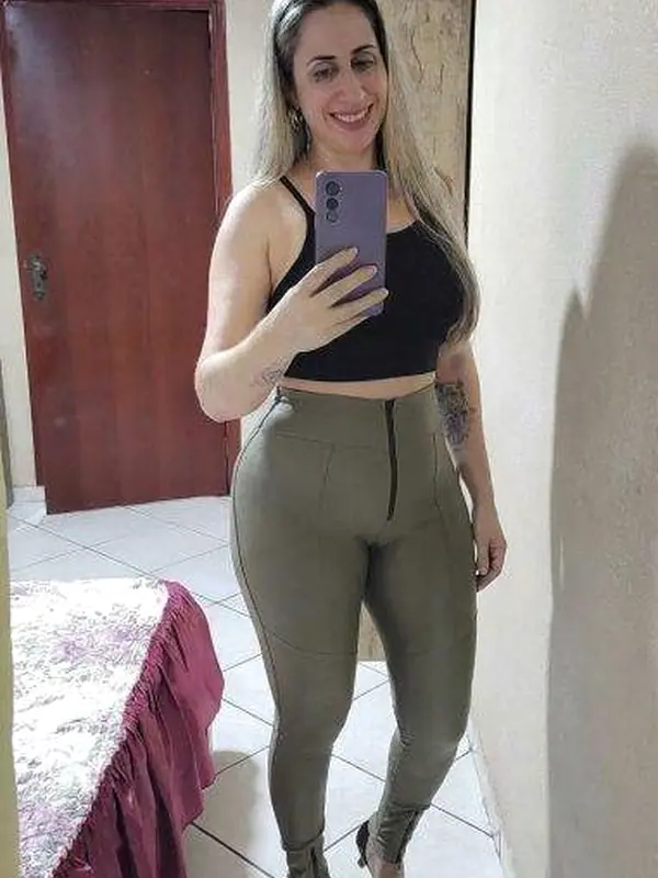 Astrid, 39 ans, plan sexe à Le Mans